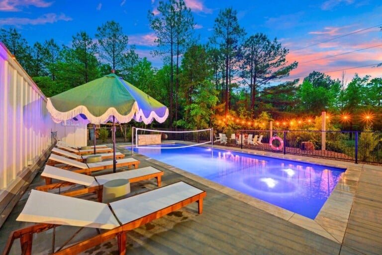 The Equestrian Oasis, dog-friendly cabin with a fenced yard
