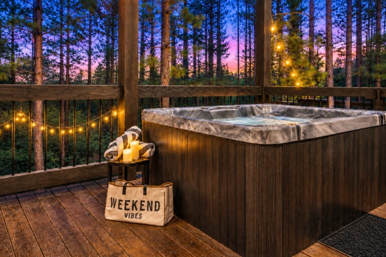 Cedar Stillness cabin in Broken Bow, Oklahoma