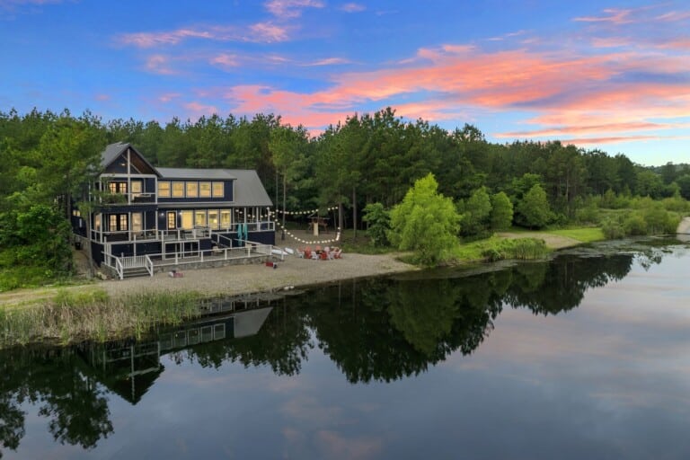 Shore to Please cabin in Broken Bow, Oklahoma